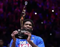 C7娱乐app下载-澳洲球员大放异彩，获得MVP奖杯