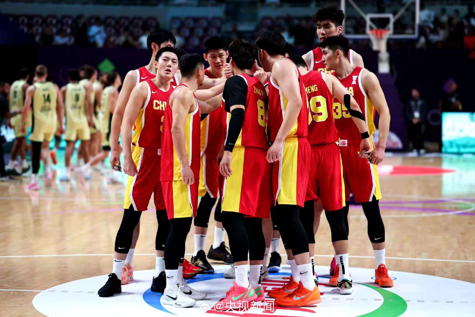 在线娱乐-包含中国篮球联赛聚焦球场，球员实力对决燃情激烈的词条