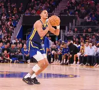 关于法兰克福主教练透露阵容轮换计划，希望球队一鼓作气的信息